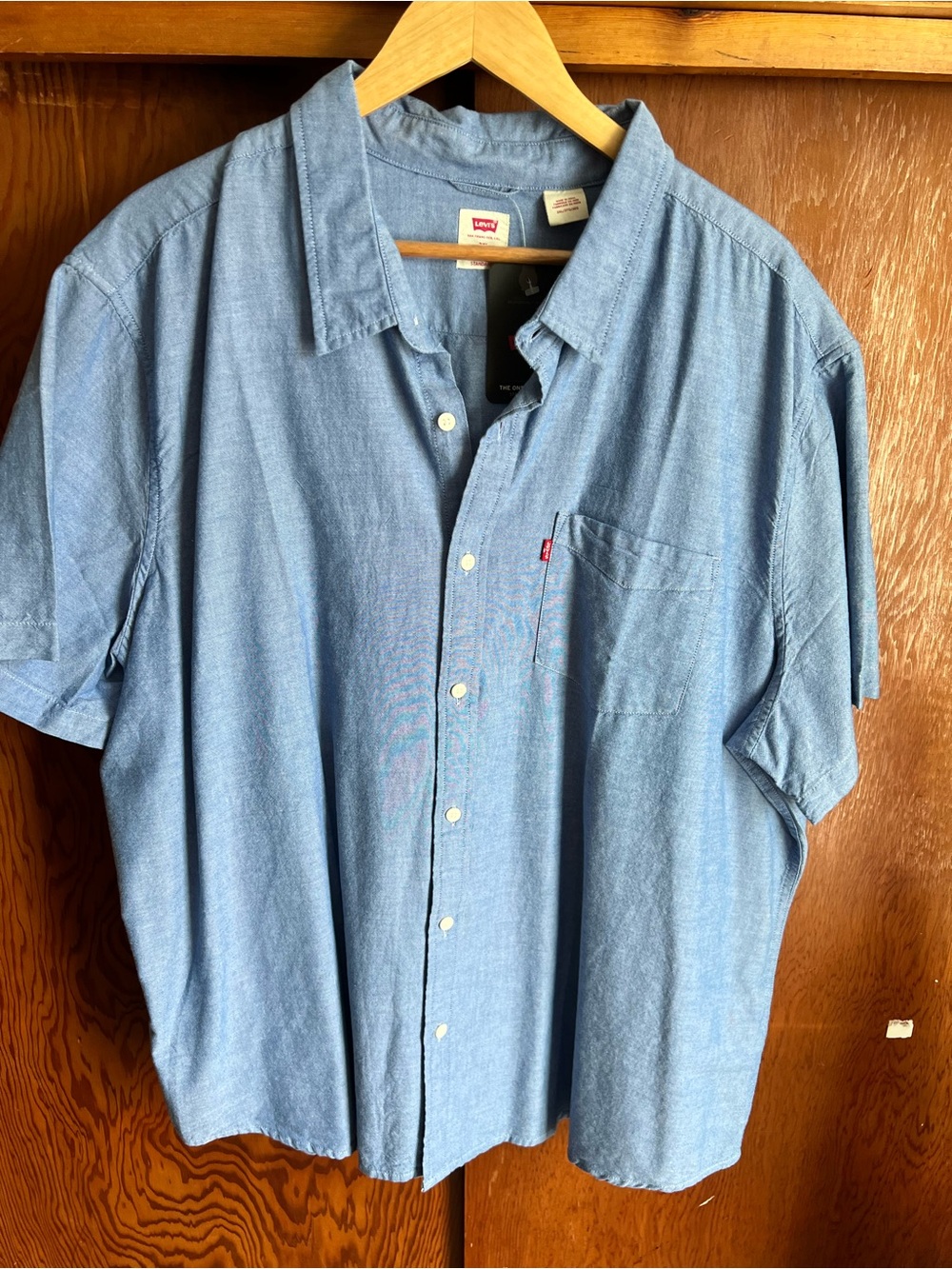 Levi's Men's Light Blue Short-Sleeve Button-Down Shirt